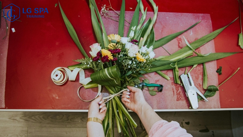 Nghề cắm hoa - Dễ học dễ mở tiệm kinh doanh