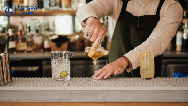 Nghề pha chế không yêu cầu bằng cấp cho nam