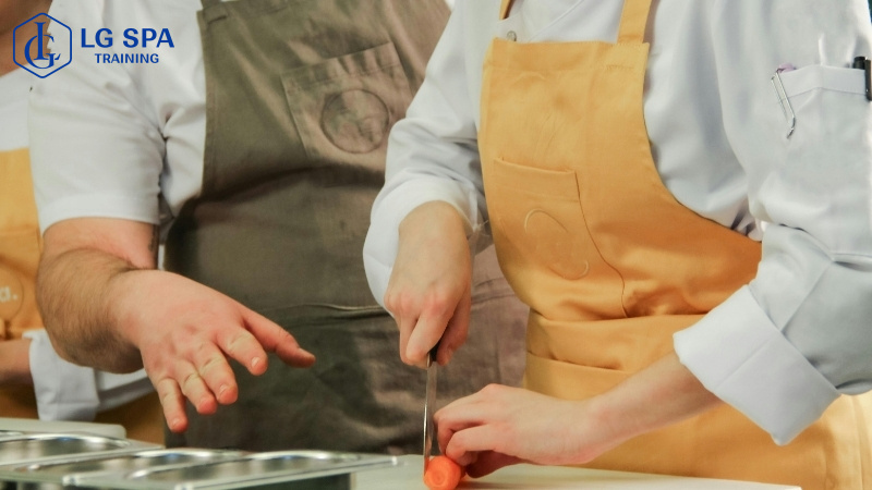 học nghề đầu bếp ngắn hạn cho nữ