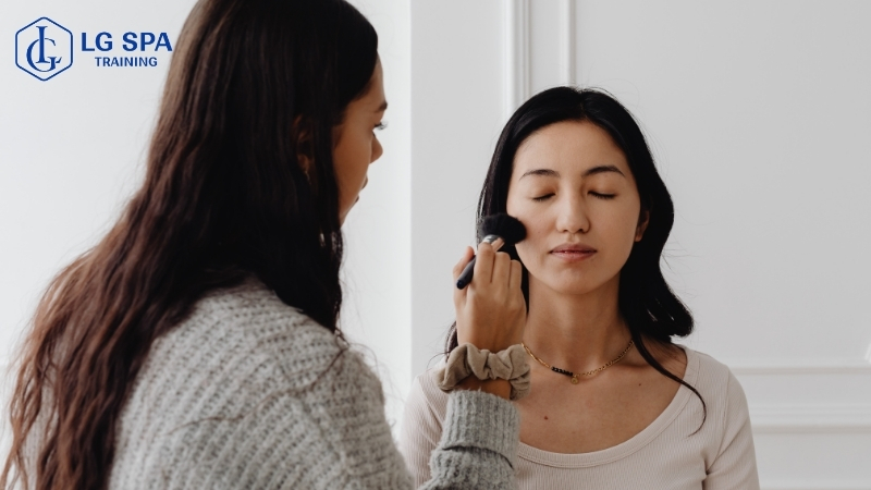 học nghề ngắn hạn cho nữ bằng nghề makeup