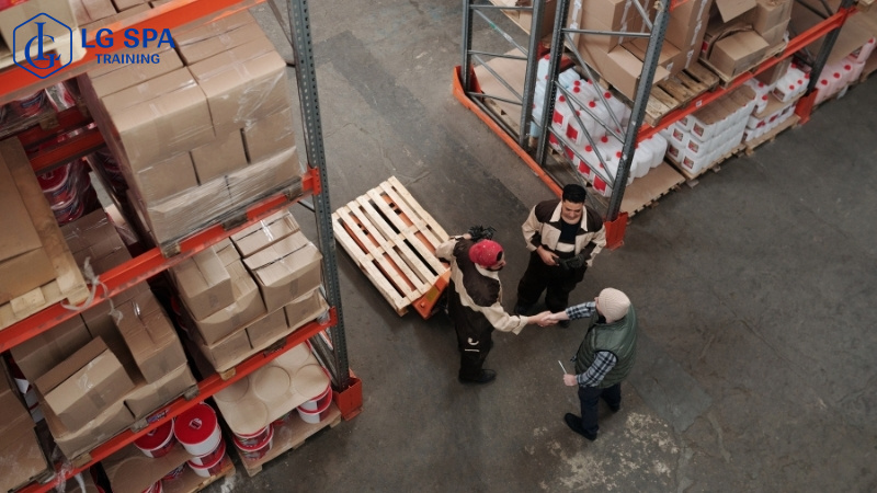 làm nghề logistic không cần học đại học