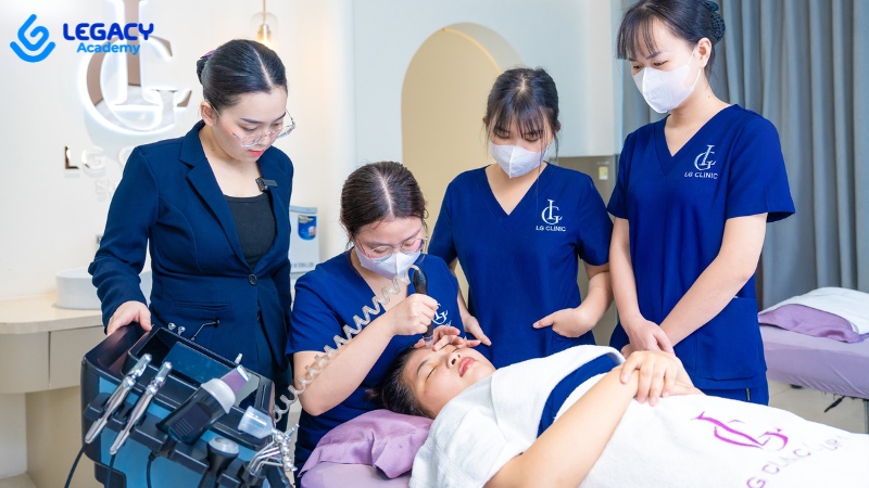 nên đi làm hay học nghề bây giờ