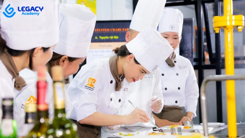 CET - Trường Trung Cấp Kinh Tế - Du Lịch Tp. Hồ Chí Minh học nghề buổi tối