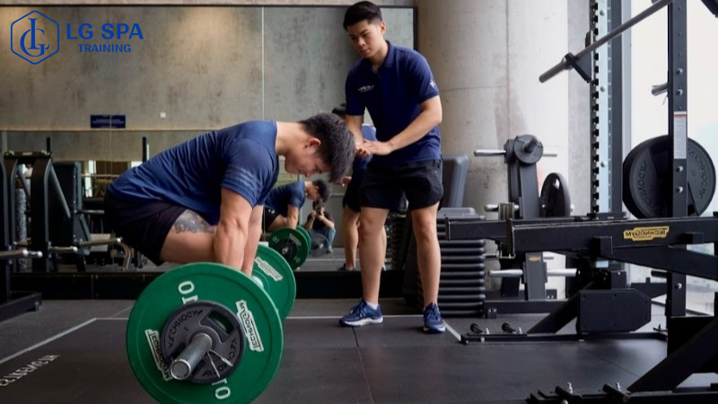 Vừa học nghề vừa làm nghề huấn luyện viên thể hình