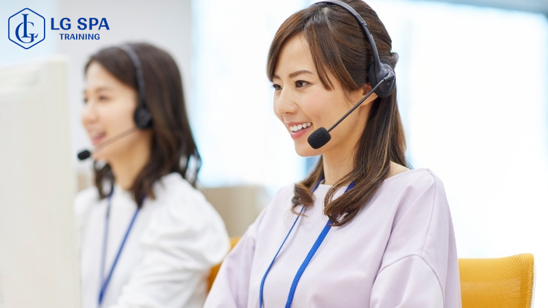 Giỏi giao tiếp nên học ngành gì - chăm sóc khách hàng 