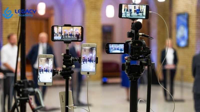 học dốt toán có thể học Ngành Truyền thông - Quan hệ công chúng