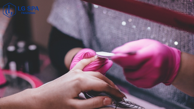 nghề làm nail yêu cầu sự tỉ mỉ