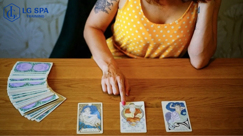 nghề tư vấn tarot mang tiền triệu mỗi ngày