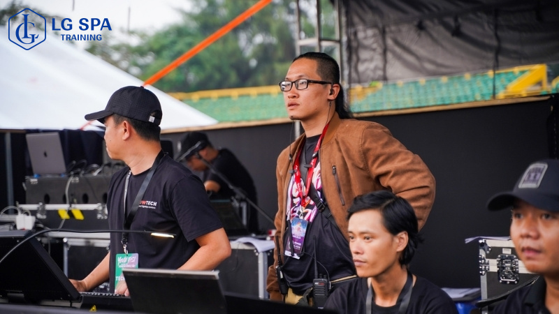 tổ chức sự kiện cho người giỏi giao tiếp