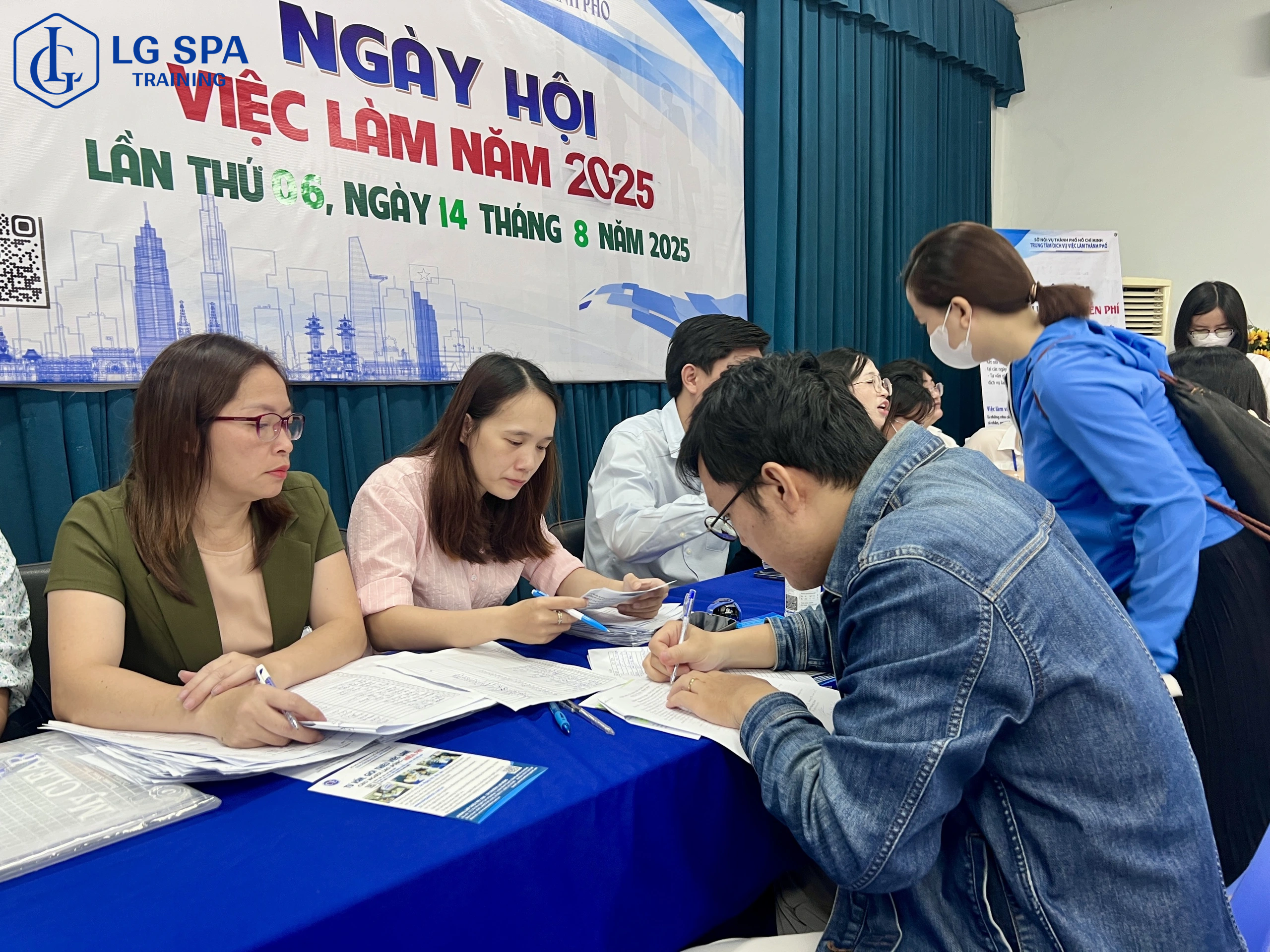 40 tuổi học nghề gì