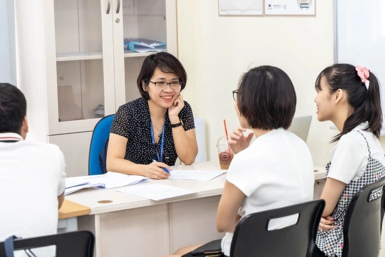 mệnh hoả hợp làm tư vấn