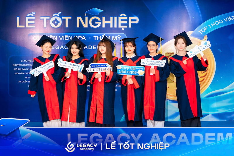 Khoảng khắc lễ tốt nghiệp Legacy Academy