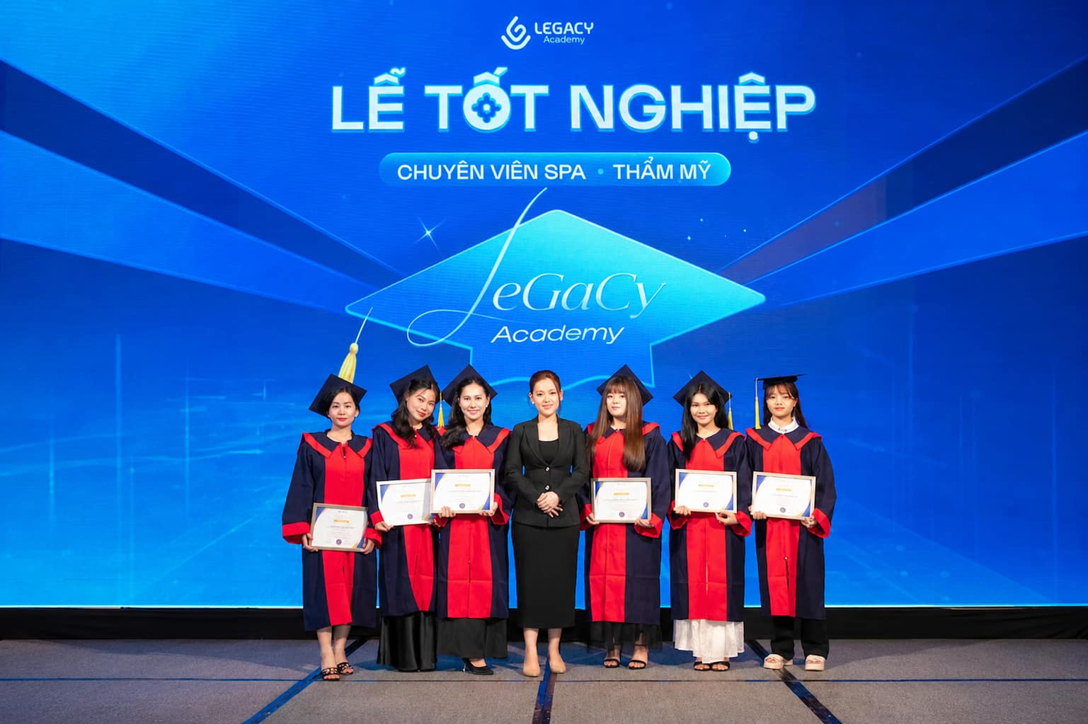 Lễ tốt nghiệp tại Legacy acedemy