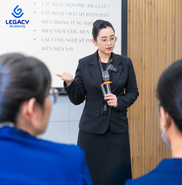 Tuổi Giáp Tý làm nghề gì- Làm giáo dục
