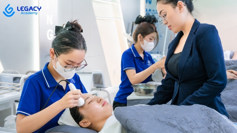 Mệnh Thủy làm nghề gì - Spa thẩm mỹ